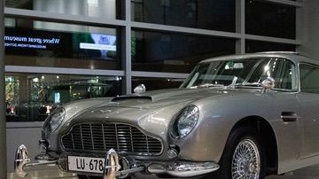 James Bond Aston Martin DB5