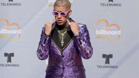 Bad Bunny interrumpió su gira por Europa para unirse a la protesta en Puerto Rico.