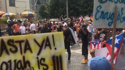 En las calles de la Gran Manzana también se ha escuchado el grito de "Ricky Renuncia".