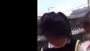 La pequeña aseguró que está ahí para ayudar a la otra.