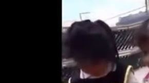 La pequeña aseguró que está ahí para ayudar a la otra.
