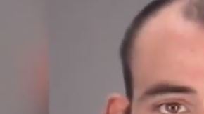 El hombre enfureció porque su novia no compró lo que él quería comer.