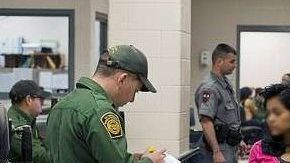 La administración Trump deportó a 400 padres sin sus hijos.