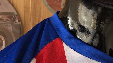 Qué feo uniforme de Chivas