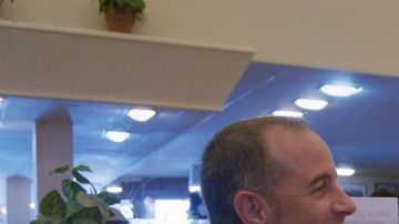 Jerry Seinfeld y Seth Rogen en "Comedians in cars getting coffee"