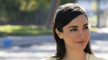 Martha Higareda y Barbara Crampton en "Culture shock"