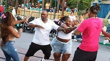 La Policía de Anaheim comunicó que todas las personas involucradas hacen parte de la misma familia.