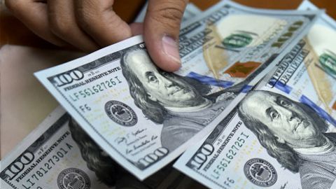 Los hispanos tienen un ingreso promedio de $46,000 dólares anuales.