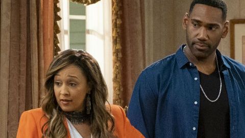 Tia Mowry, Anthony Allabi, Loretta Devine y Richard Roundtree en "Family reunion"