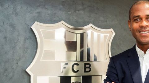 Patrick Kluivert regresó a Barcelona para tomar las riendas de las inferiores blaugranas.