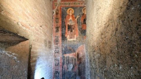 Descubren fresco oculto en una iglesia de Roma.