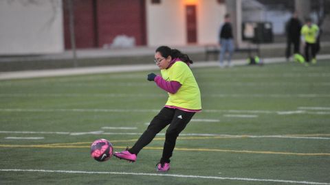 La escuela West Lawn Soccer Club sigue aceptando jugadores. (Javier Quiroz / La Raza)