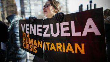 Venezolanos reclaman ayuda de EEUU.