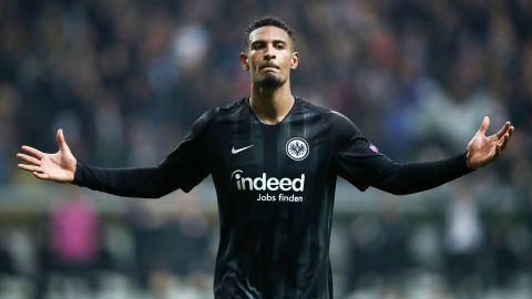 El delantero francés Sebastien Haller es el fichaje más caro en la historia del club