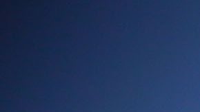 Trabajadores agrícolas cosechan lechuga en un campo fuera de Brawley, California, en el Valle Imperial.