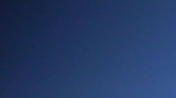 Trabajadores agrícolas cosechan lechuga en un campo fuera de Brawley, California, en el Valle Imperial.