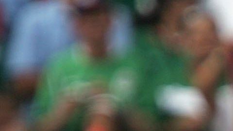 Benny Feilhaber y DaMarcus Beasley celebran el gol con el que Estados Unidos venció a México en la final de la Copa Oro 2007.