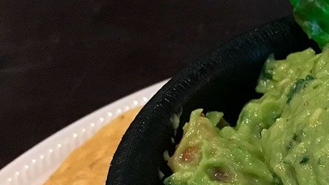 La mejor manera de celebrar el Día del Aguacate es comiendo guacamole, y sobre todo si éste es gratis.
