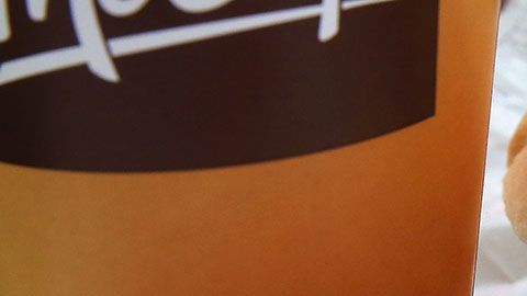 La policía inició una investigación y  descubrieron que su elemento había mordido su propia hamburguesa.