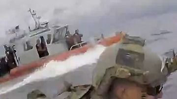 Los Guardacostas estadounidenses deteniendo a un sumbarino.