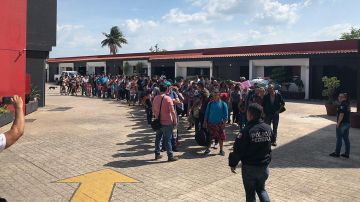 Inmigrantes centroamericanos detenidos en Tabasco en junio de 2019.