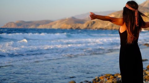 Además del dinero, también dan una parcela de tierra y comida.