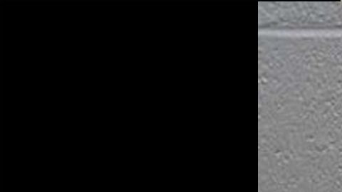 El sospechoso dijo que había entrado al baño para vomintar en el lavamanos.