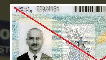 Un inmigrante que comete un delito podría perder su 'green card'.