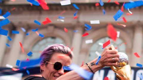 El equipo femenino lleva tiempo peleando una paga más justa.