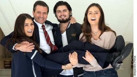 Peña Nieto y  sus hijos.