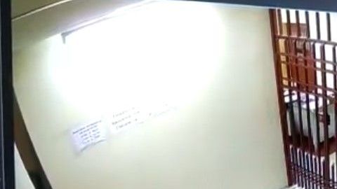 El sujeto aprovechó su constitución física para escaparse de prisión.