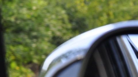 Al menos 19 coches estacionados fueron vandalizados en el vecindario de Rogers Park al norte de Chicago, indicaron las autoridades.