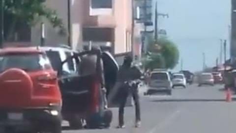 Un conductor captó el momento del secuestro.