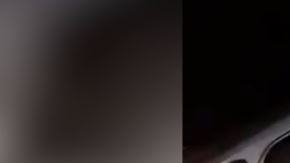 El hombre hasta le hizo una seña obscena a quien lo grabó.