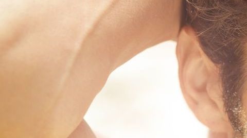 No, éste no es un hombre perfecto.