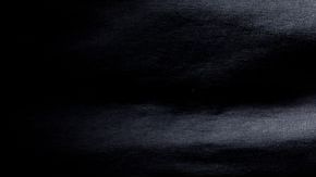 El hombre enfureció al ver a su mujer acompañada de otro.