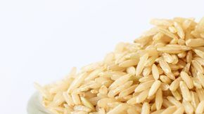 Recuerda para que la fibra pueda realizar todas las increíbles funciones en tu organismo, no olvides tomar suficiente agua.