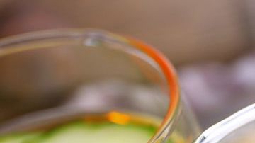 Vuelve un hábito cotidiano el consumo de esta refrescante agua detox y pierde medidas en el camino.