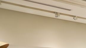 Pareciera que le han mandado un mensaje subliminal a sus compradoras.