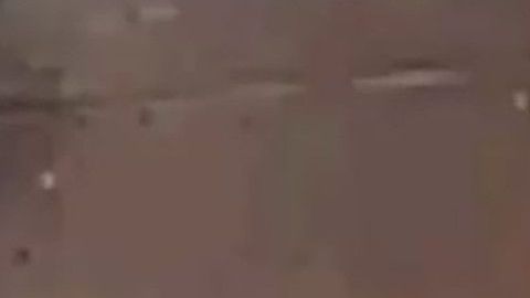 Dos de los sospechosos a las puertas del banco