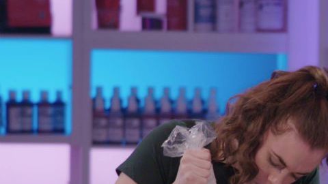 Sarah y Andrew McCook en "Sugar rush"