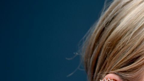 Así como se da sus extravagantes lujos, la cantante es bien conocida por gastar en obras caritativas.