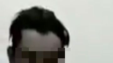 VIDEO: Con pistola en mano sicarios interrogan a 2, esto fue lo que confesaron