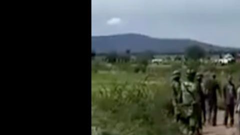 VIDEO: Estrategia de "El Marro" vs autoridades aún funciona, huachicoleros así agreden a militares