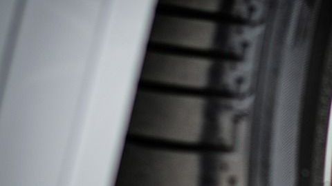 Los neumáticos de enfrente se gastan más que los de atrás, un 60%