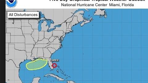 Intensa tormenta con relámpagos en Florida