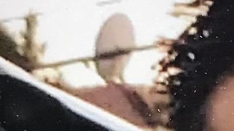 Fotos del oficial Juan José Díaz fueron expuestas durante un memorial fuera de la estación de policía del centro de Los Ángeles.