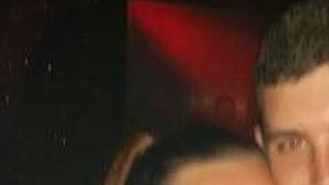 Chris fue diagnosticado con un tumor inoperable, días después de comprometerse con su novia.