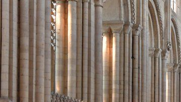 108256929_norwichcathedral1