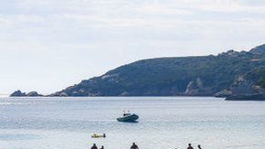 La arena blanca de las playas de Cerdeña es considerada un bien público.